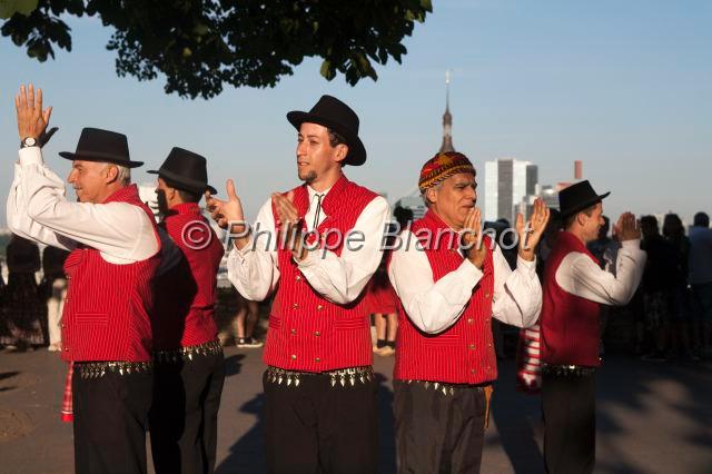 estonie 03.JPG - Estonie, comté de Harju, Tallinn, danse folklorique à Toompea